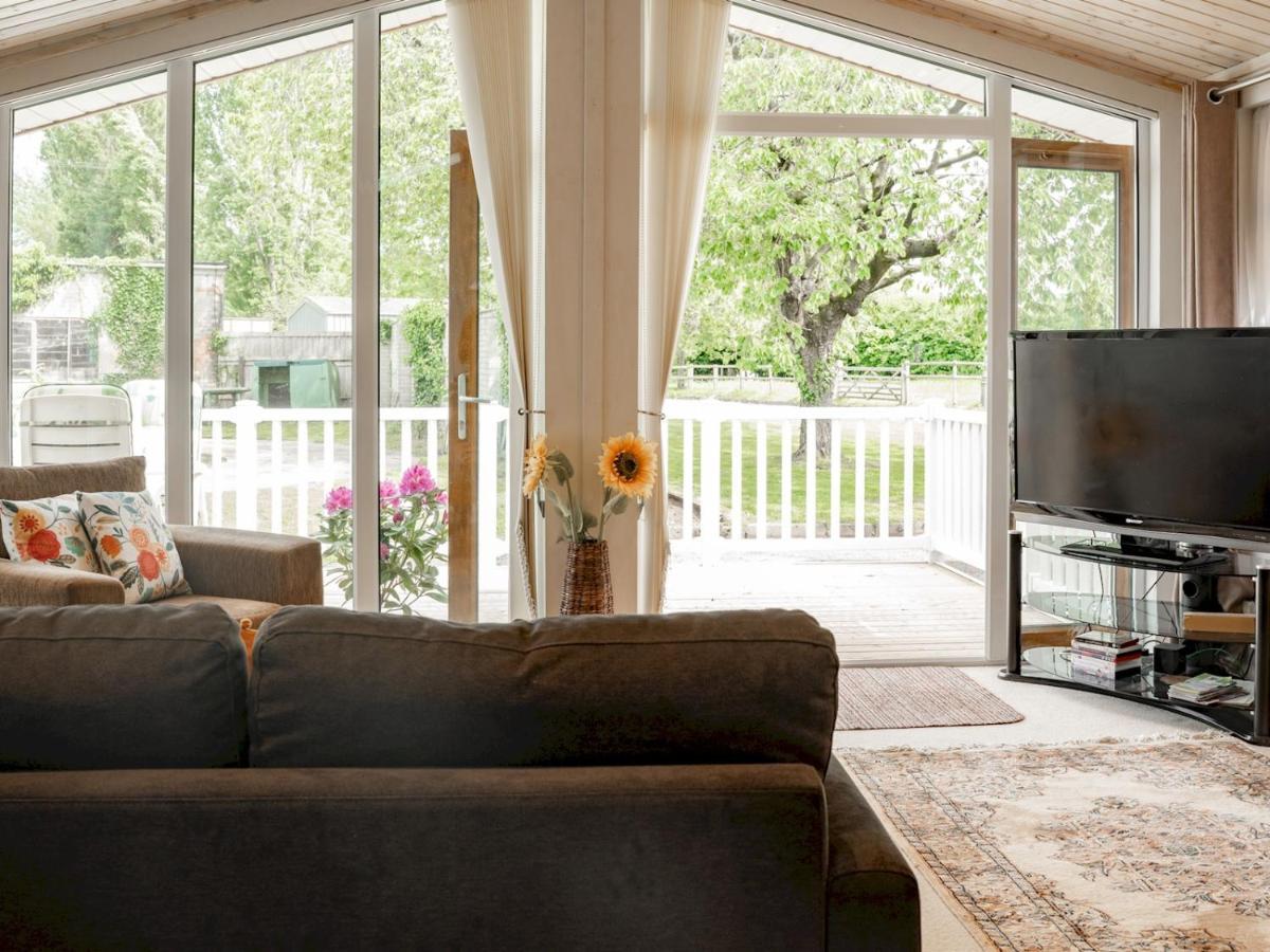 Pass The Keys The Lodge At Point House Farm - Sleeps Up To 6 Chester Exterior foto